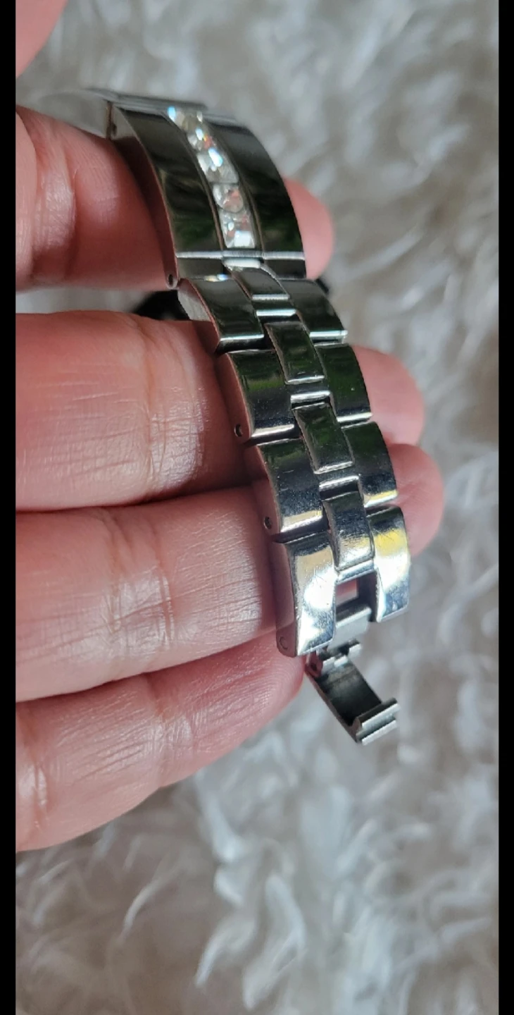 GUESS Women's Stainless Steel Watch ⚽ - photo 4