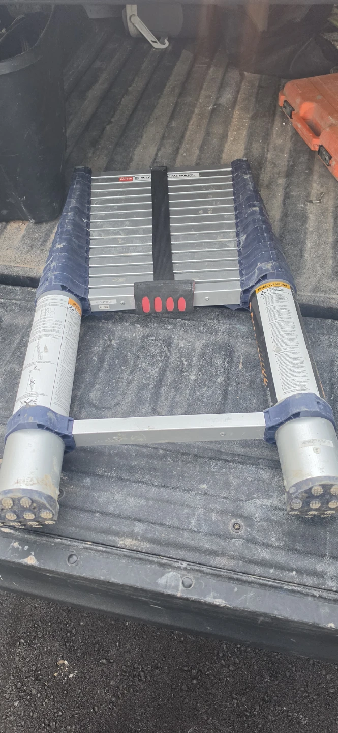 METALTECH 15.5' Jobsite Series Telescoping Ladder