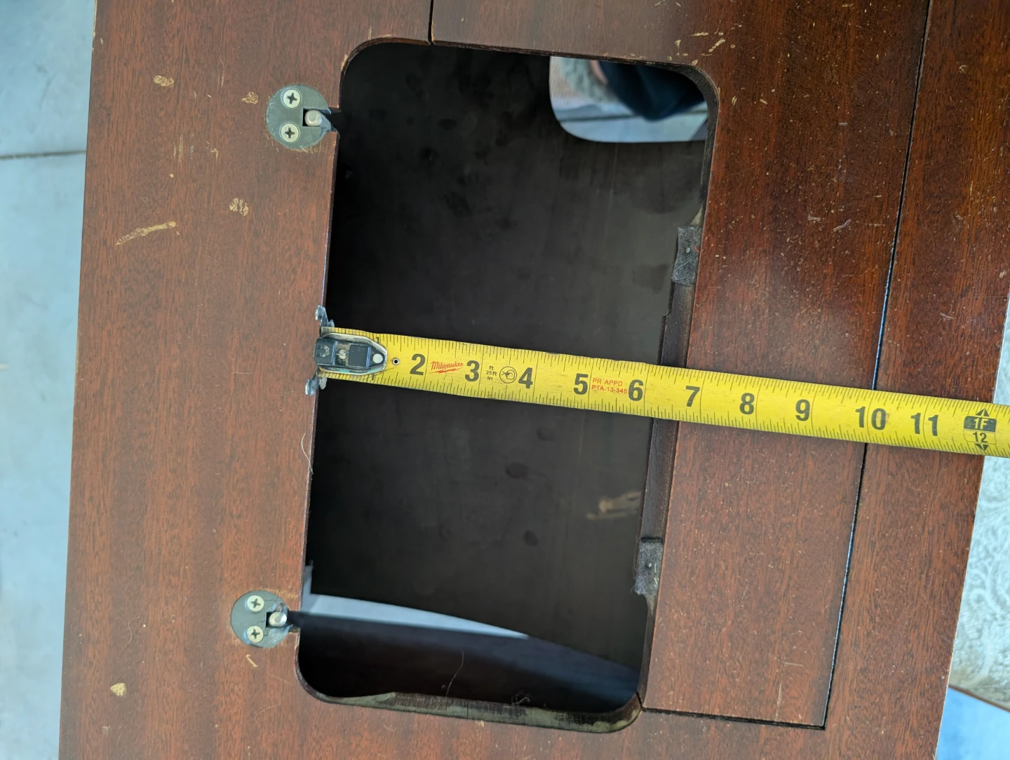 Antique Sewing Machine table with Stool - photo 3
