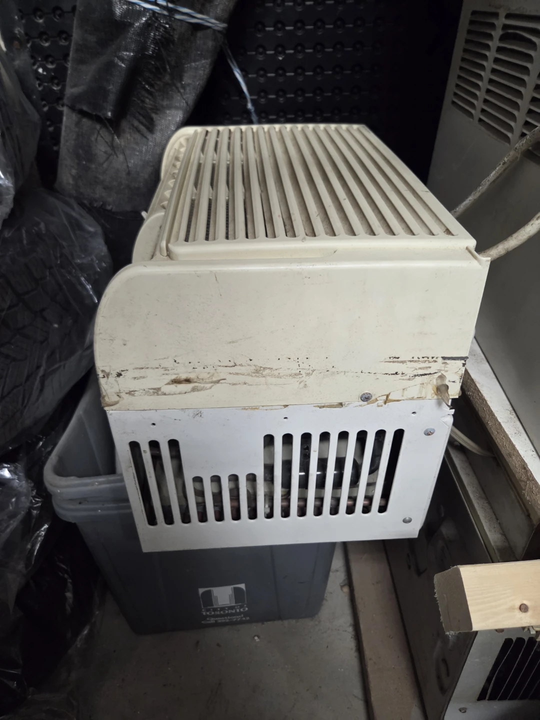 Daewoo Window Air Conditioner - photo 2