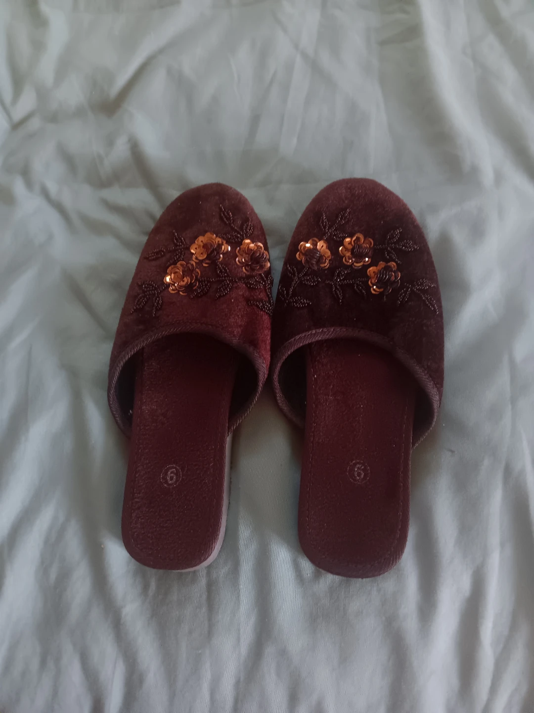 Women's Slippers Size 6