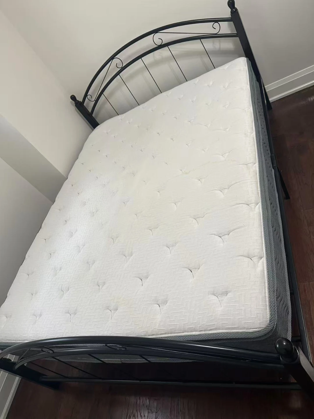 Queen Size bed