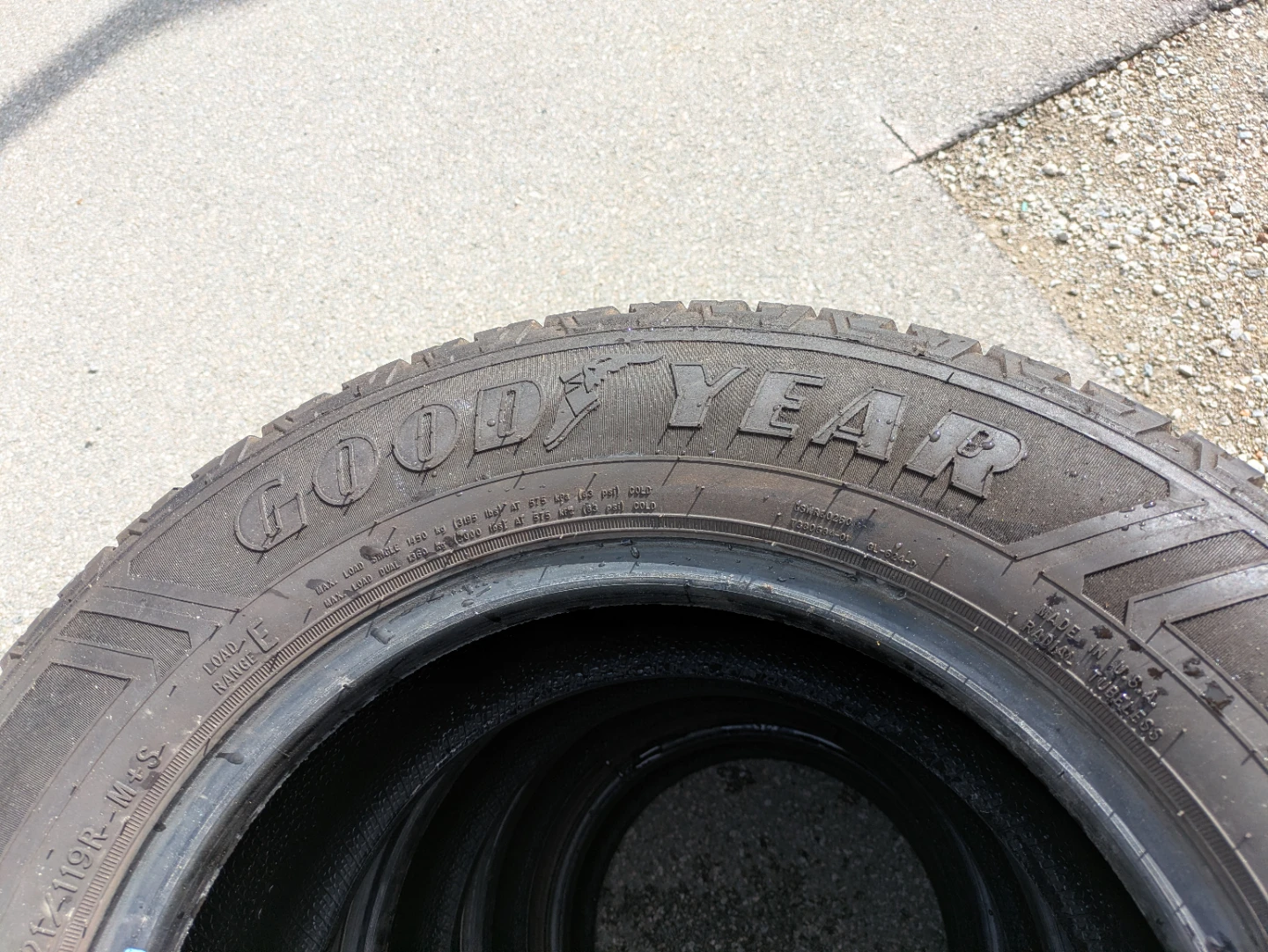 Goodyear Workhorse 235/65R16 ( 50-60% tread ) - photo 4