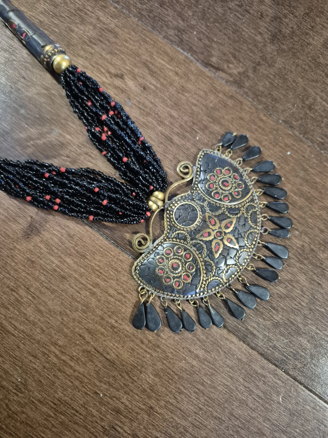 Indian Black beaded necklace with decorative pendant - photo 3