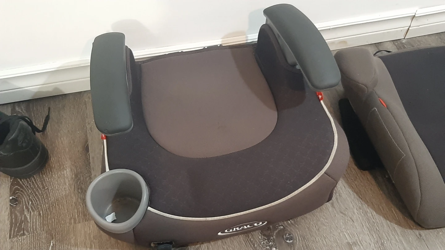 2× Graco Booster Car Seats - photo 2