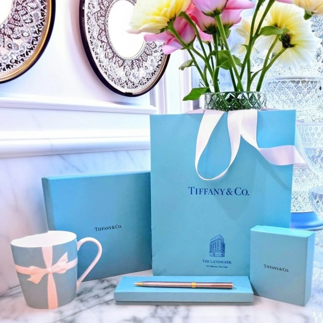 TIFFANY & CO. Rare BUNDLE Vintage Pen, Porcelain Mug, Boxes,Bag - photo 2