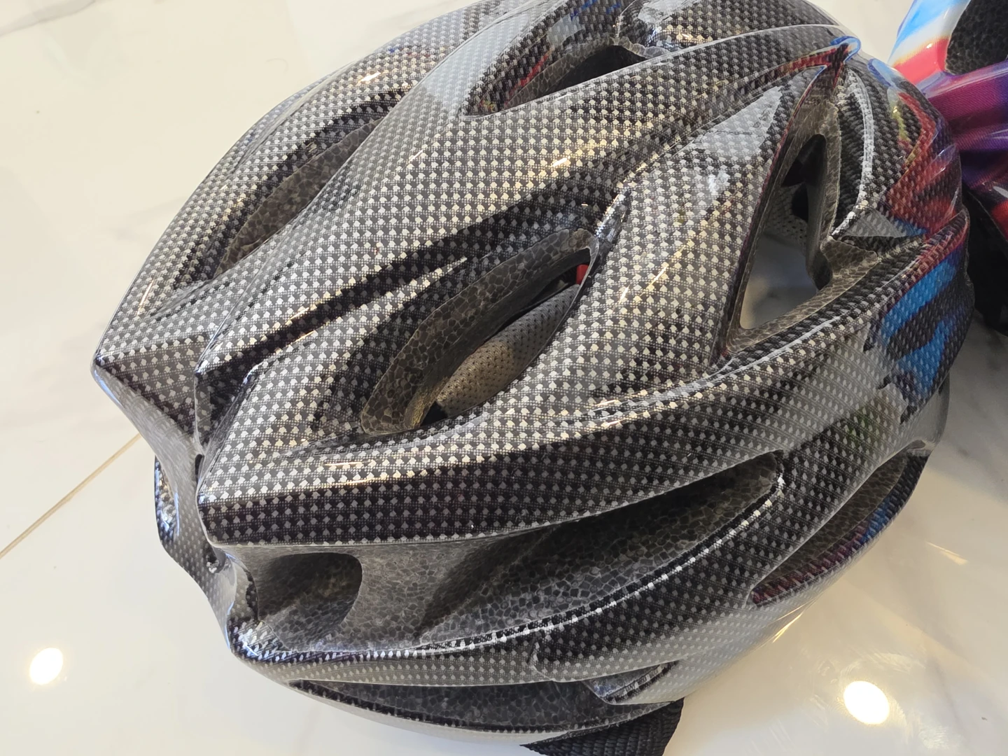 Move out sale _ 2 helmets OnBros Cycling Helmets - photo 2