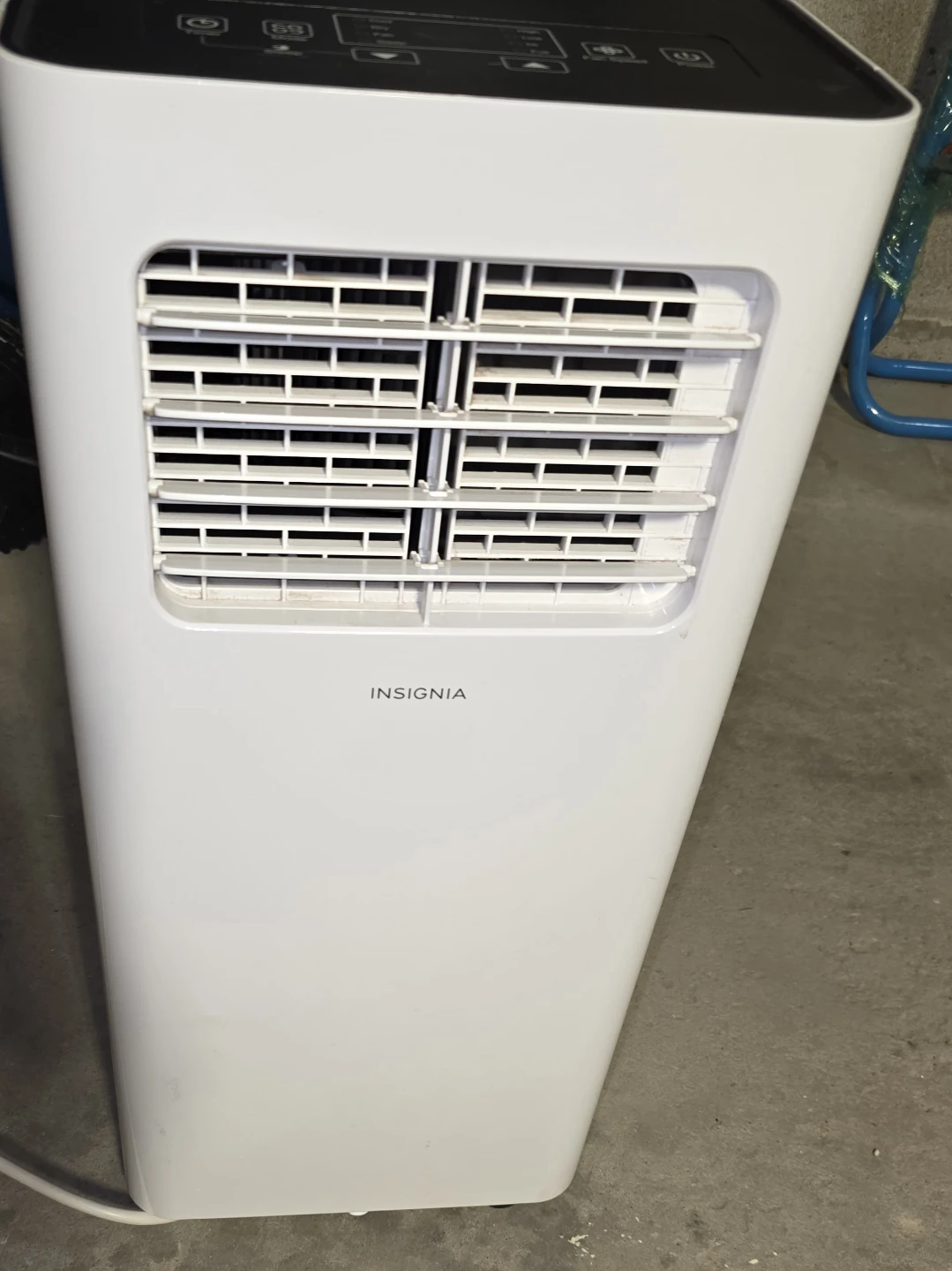 Insignia Portable Air Conditioner 8,000 BTU with remote - photo 5