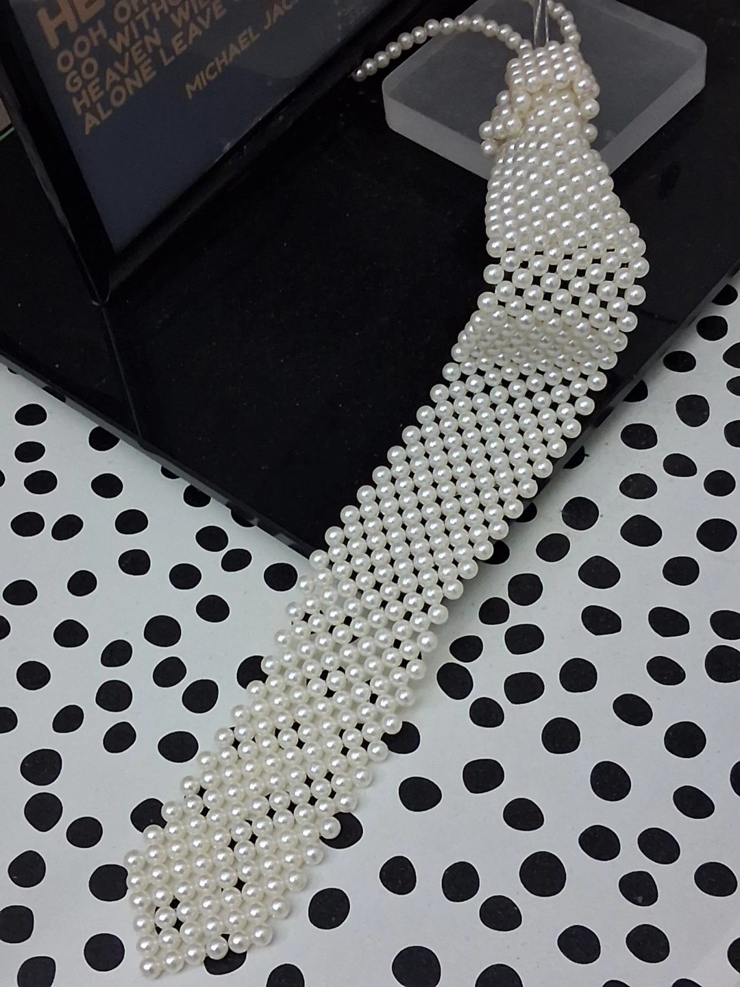 Pearl Beaded necklace tie