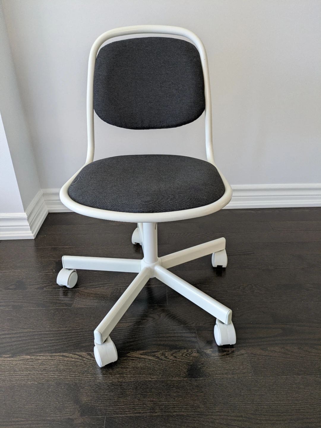 Children's Desk and Chair Set - photo 2