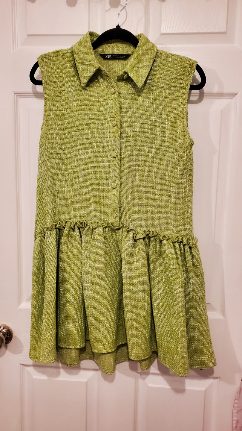 ZARA Textured Green Sleeveless Dress with Ruffle Detail