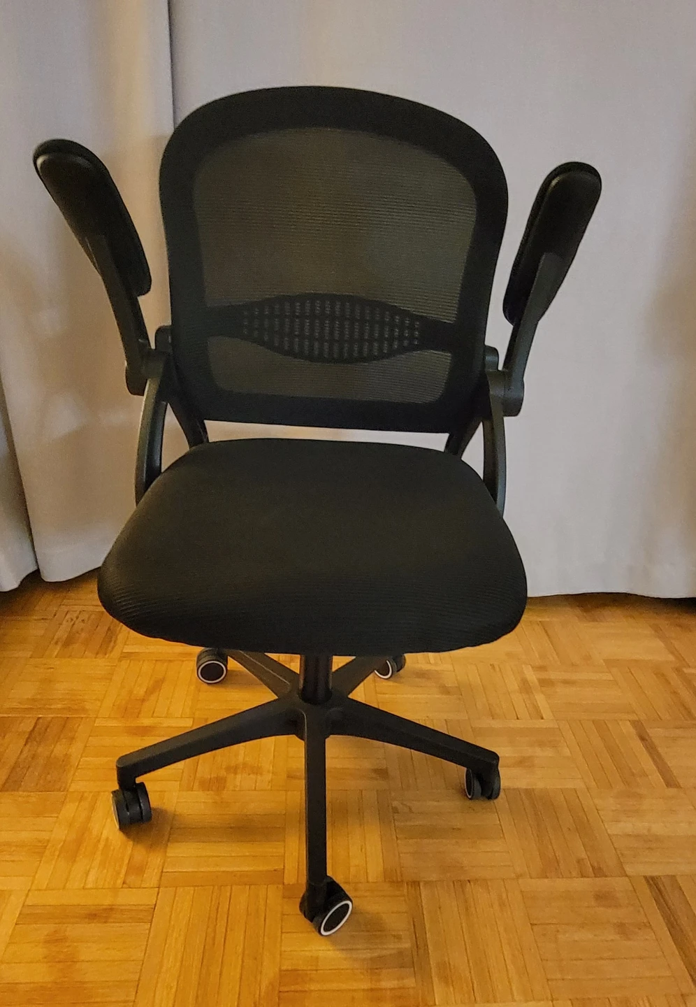 Black Mesh Office Chair with Flip-Up Arms ⚽ - photo 3