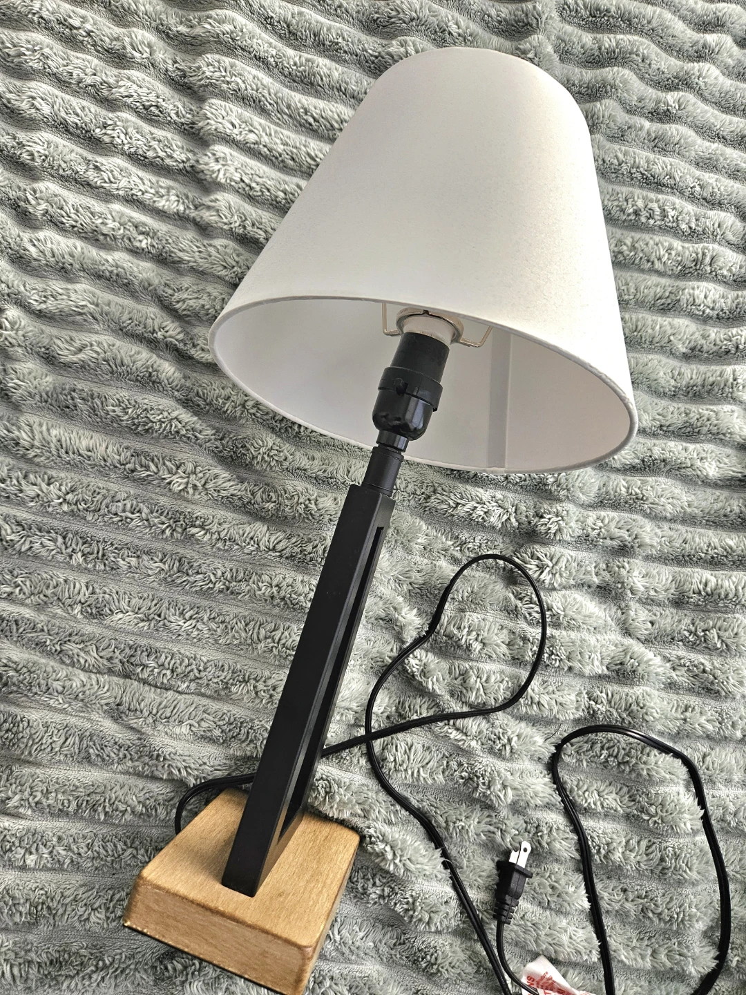 Black and Wood Accent Table Lamp - photo 3