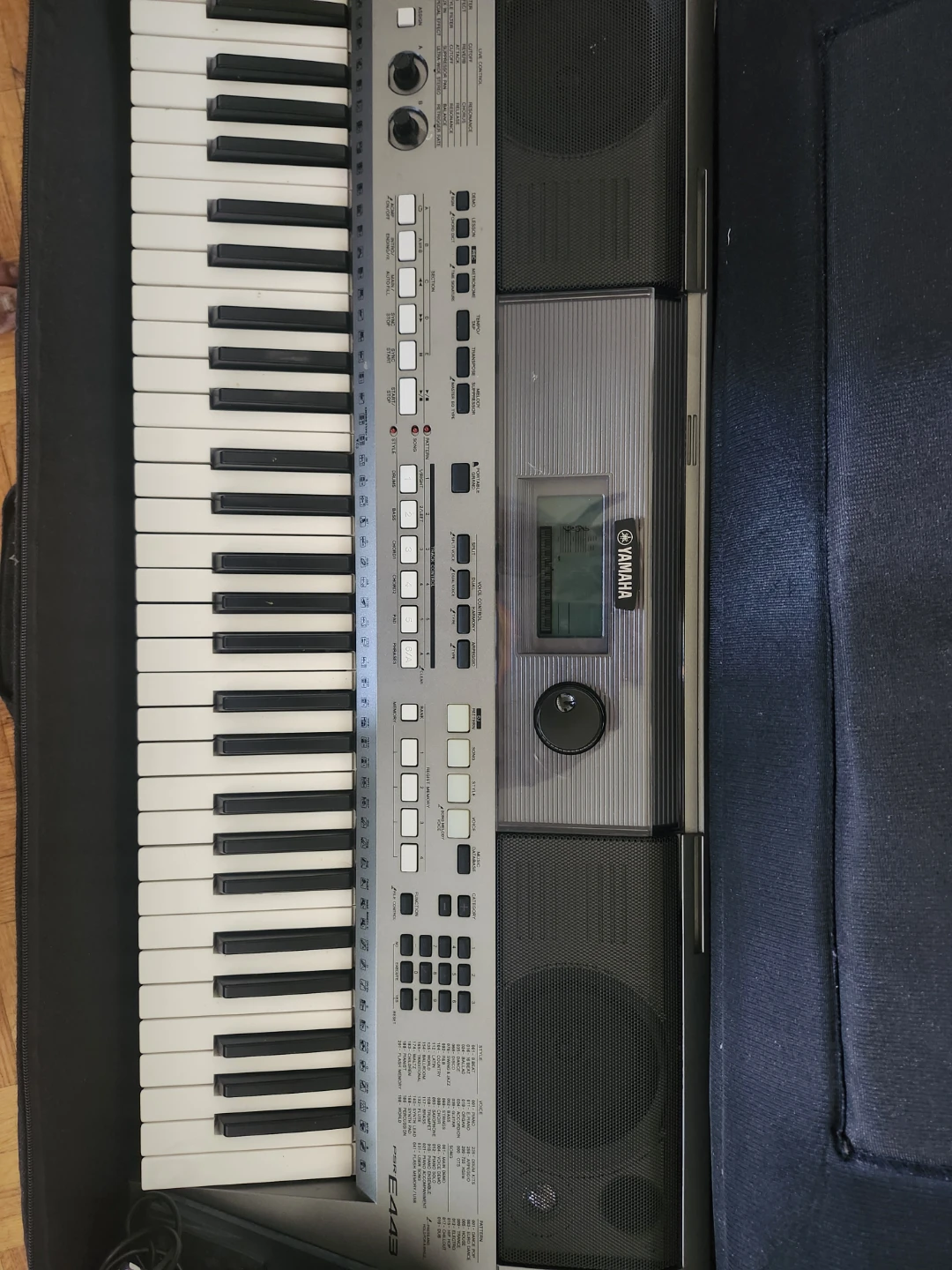 Yamaha PSR-E443 Keyboard with Gig Bag - photo 2