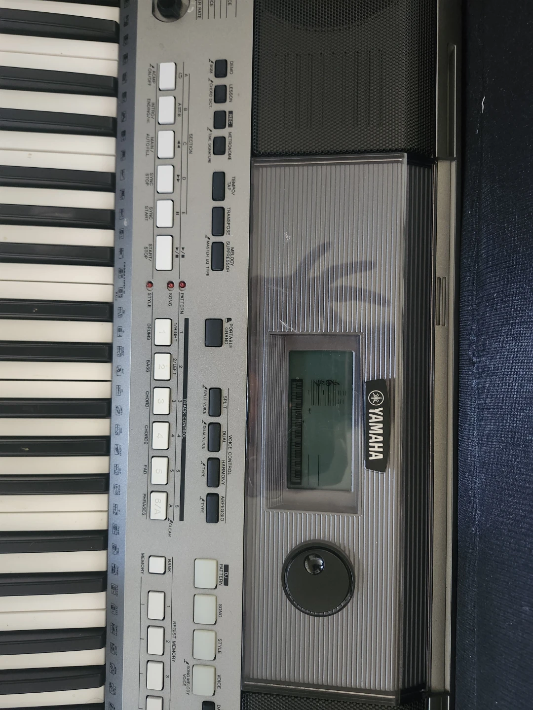 Yamaha PSR-E443 Keyboard with Gig Bag - photo 4