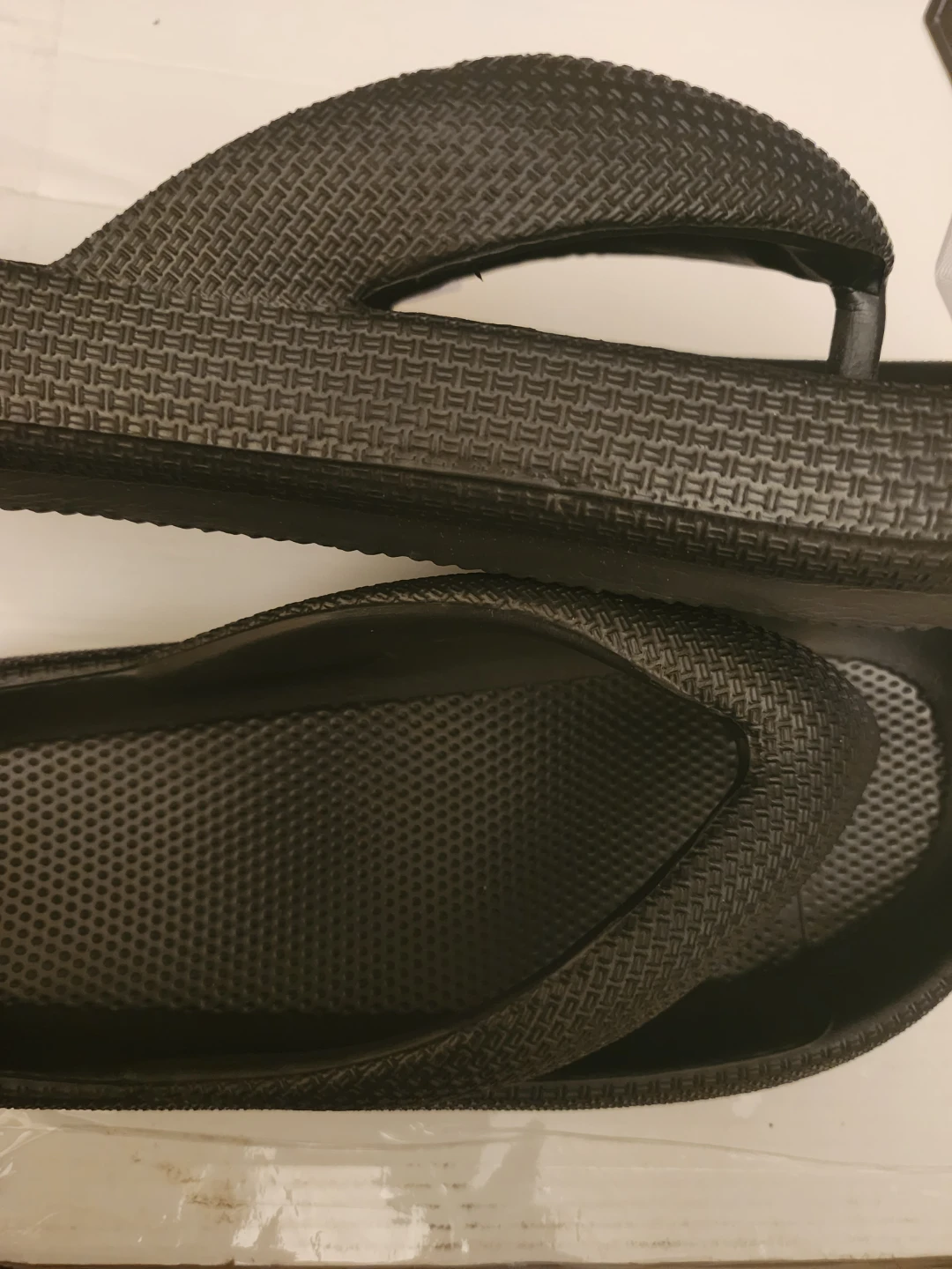 Black Flip Flops Size 38-39 - 7/8 - photo 2