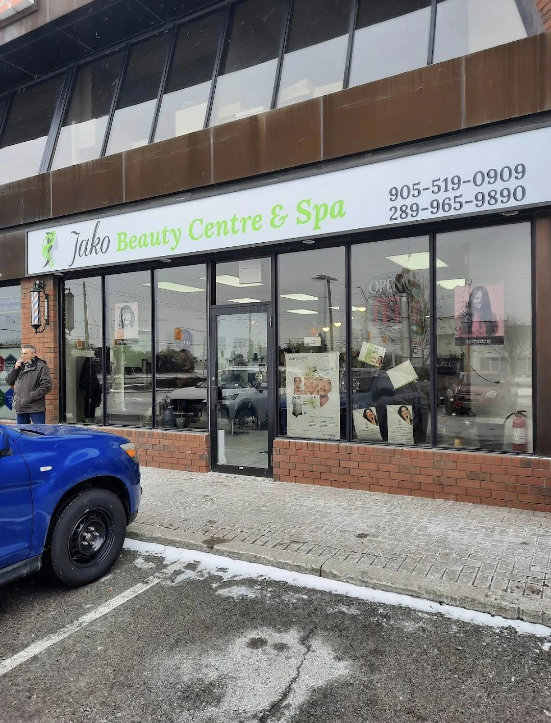 Stylish Hair Studio Space Available for Rent in Stoney Creek