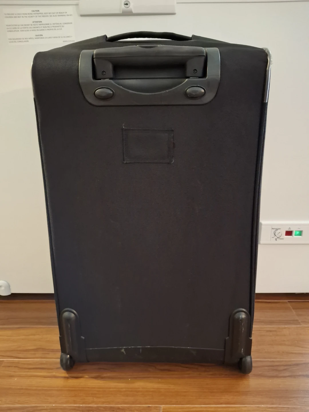 Black Rolling Suitcase - check in size - photo 4
