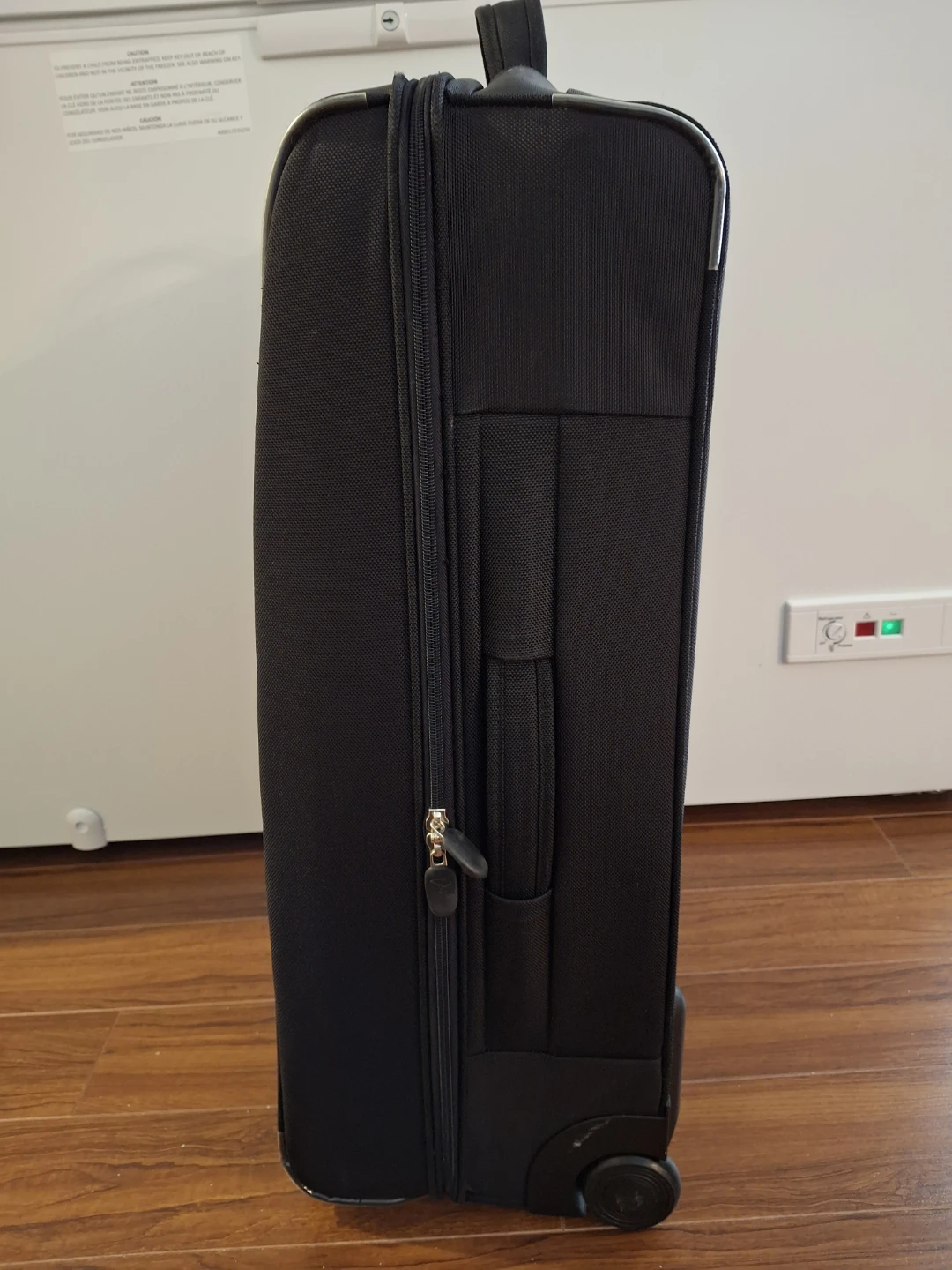 Black Rolling Suitcase - check in size - photo 5