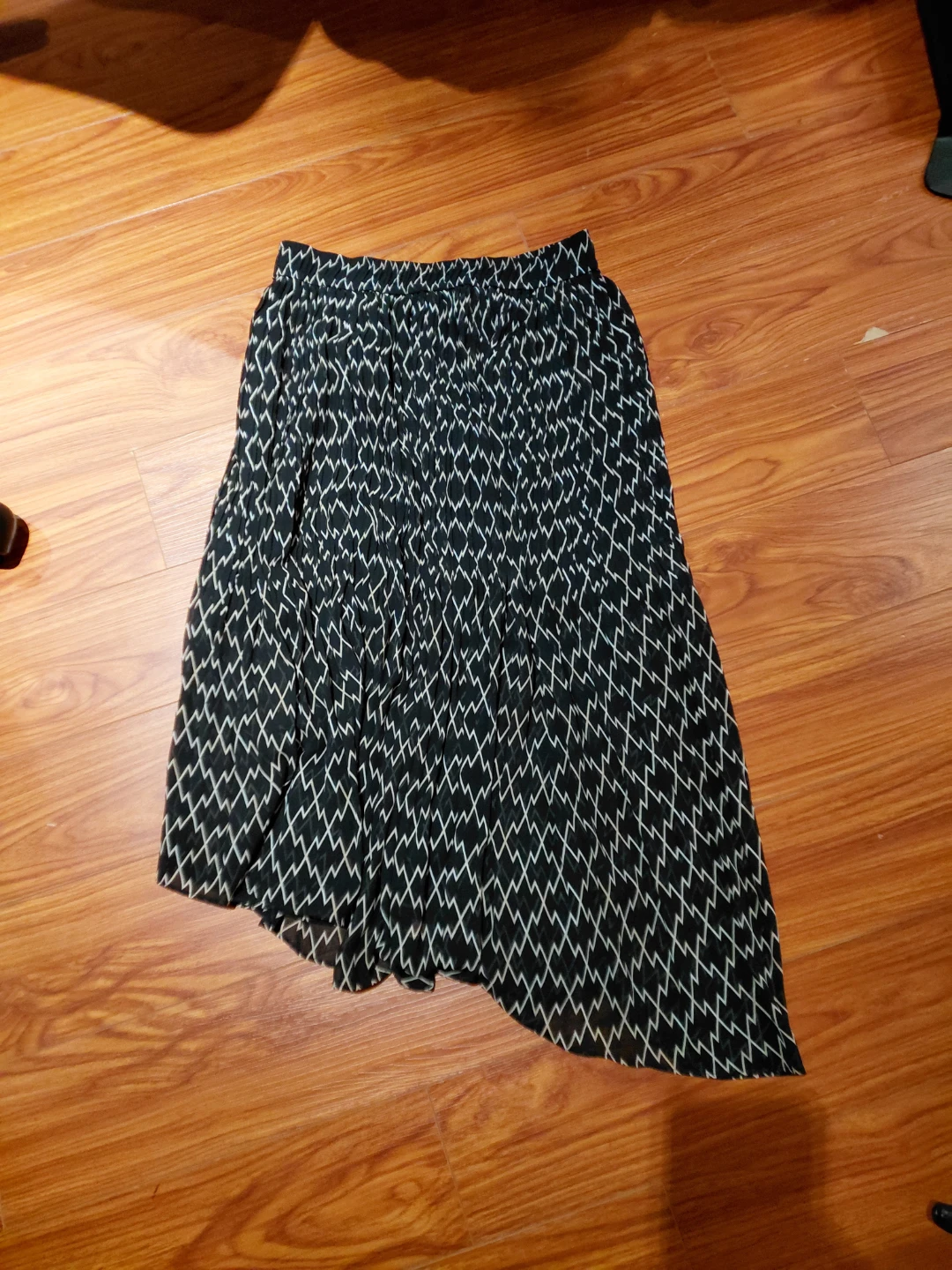 Club Monaco Black Pleated Midi Skirt