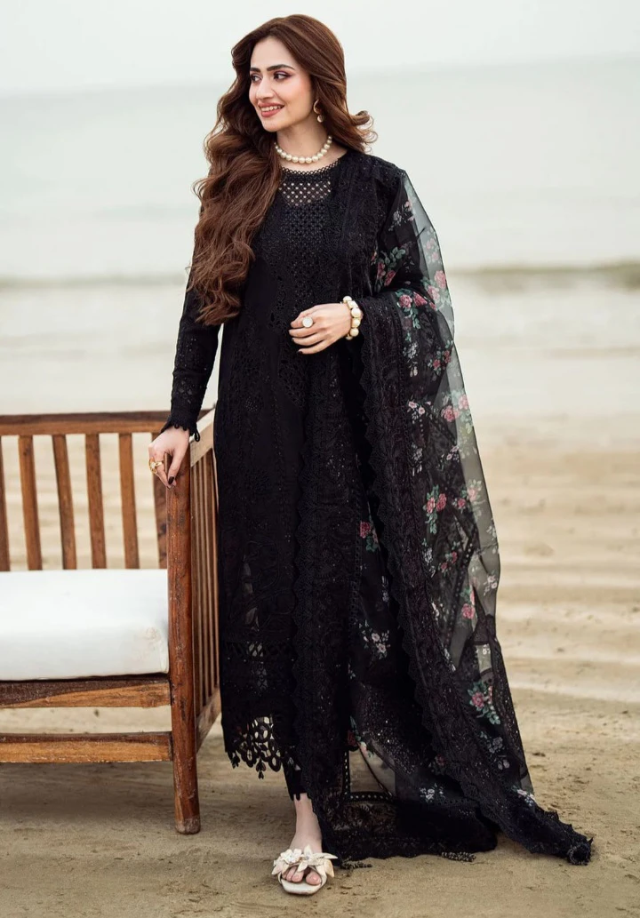 Traditional South Asian Party Wear Dress (Three-Piece) - photo 4
