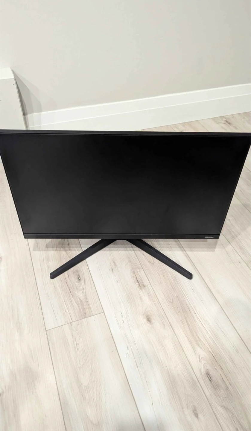 Samsung 24 inch 75hz Monitor - photo 2