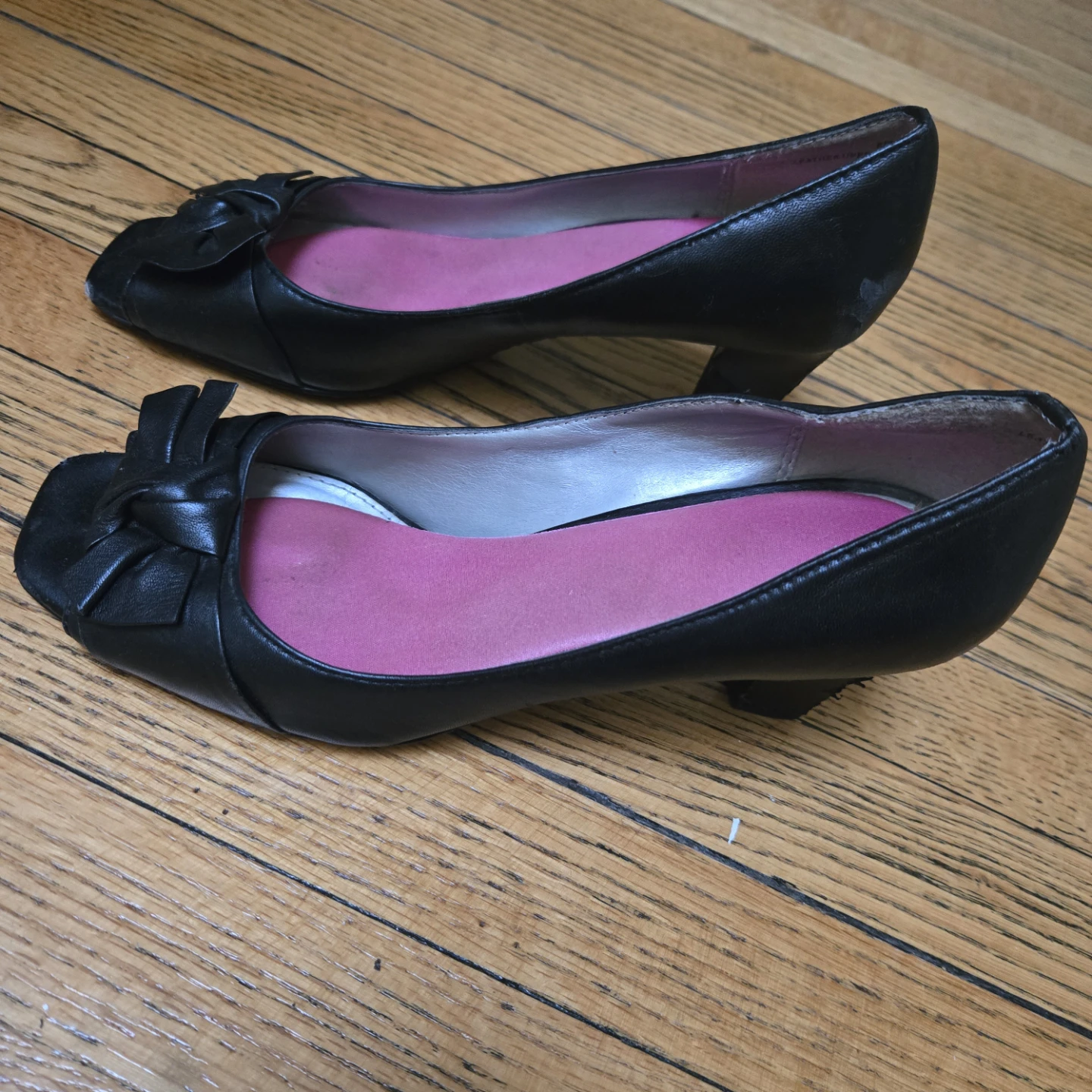 Black Peep-Toe Heels with Bow Accent - photo 4