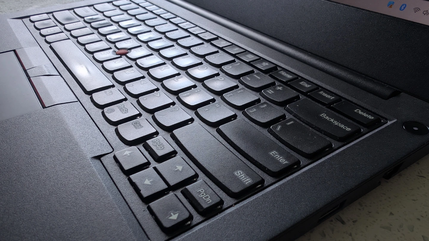 Lenovo E490 ThinkPad Laptop - photo 5