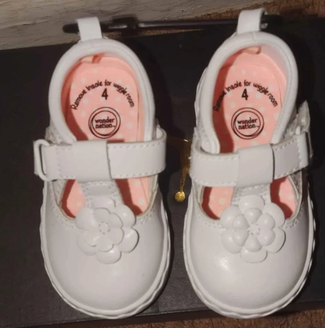 White Mary Jane Shoes Size 4