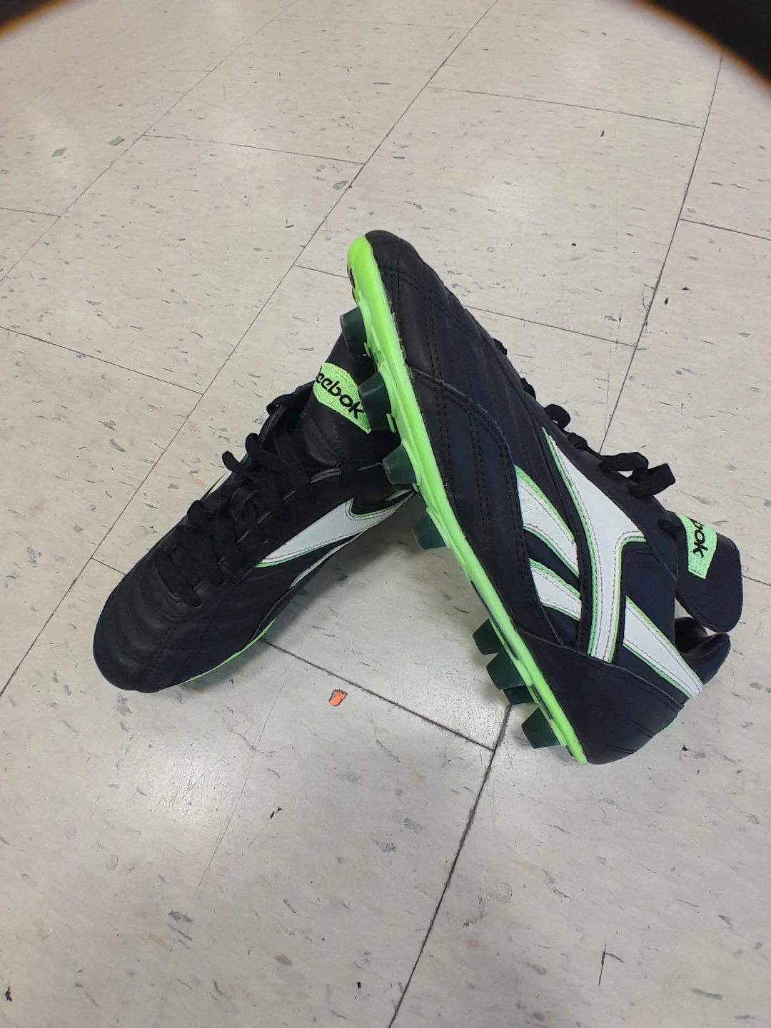 Reebok Soccer Cleats Men's Size 8 - photo 3