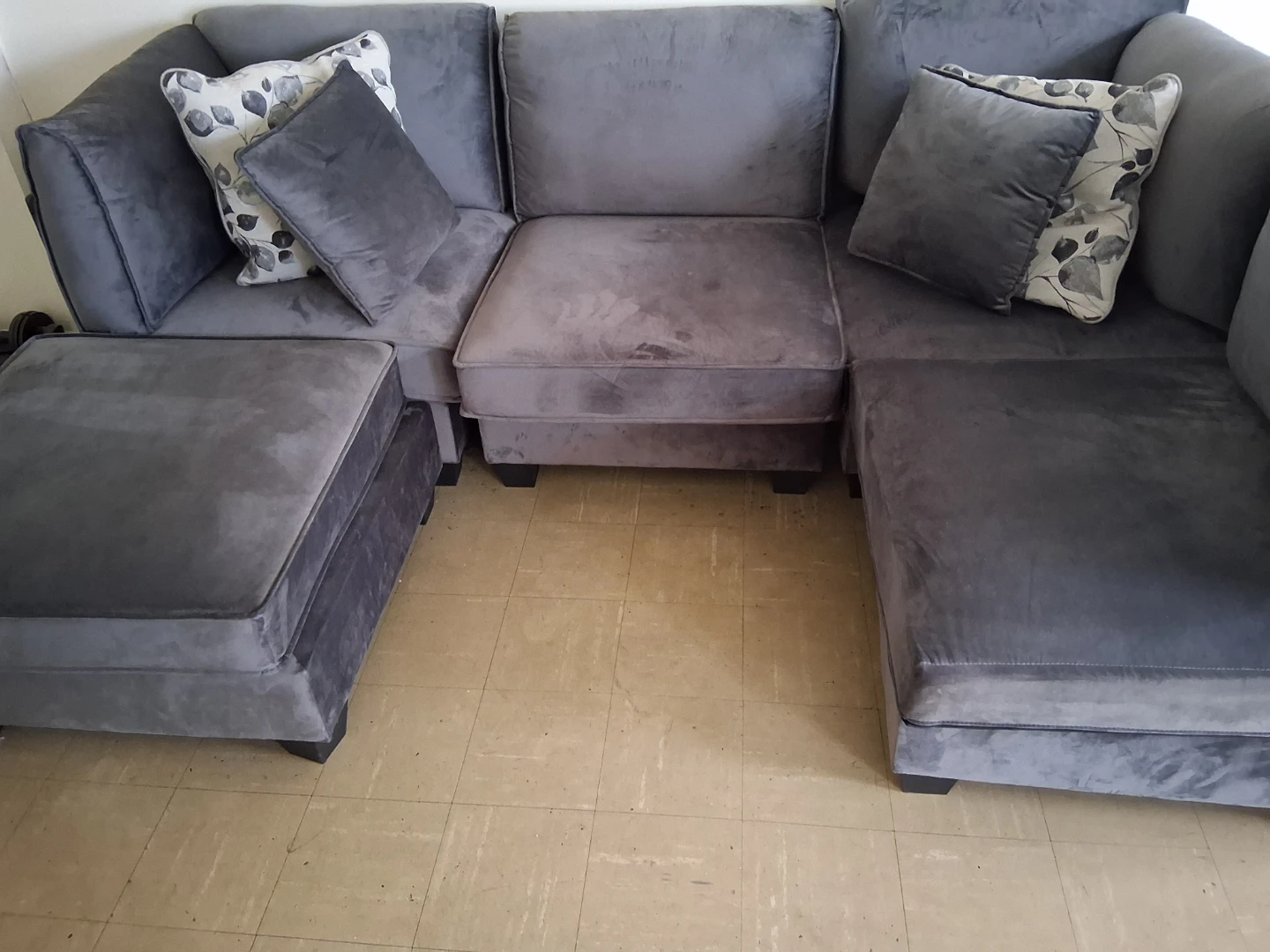 U-Shaped Sectional Sofa with Ottoman - photo 3