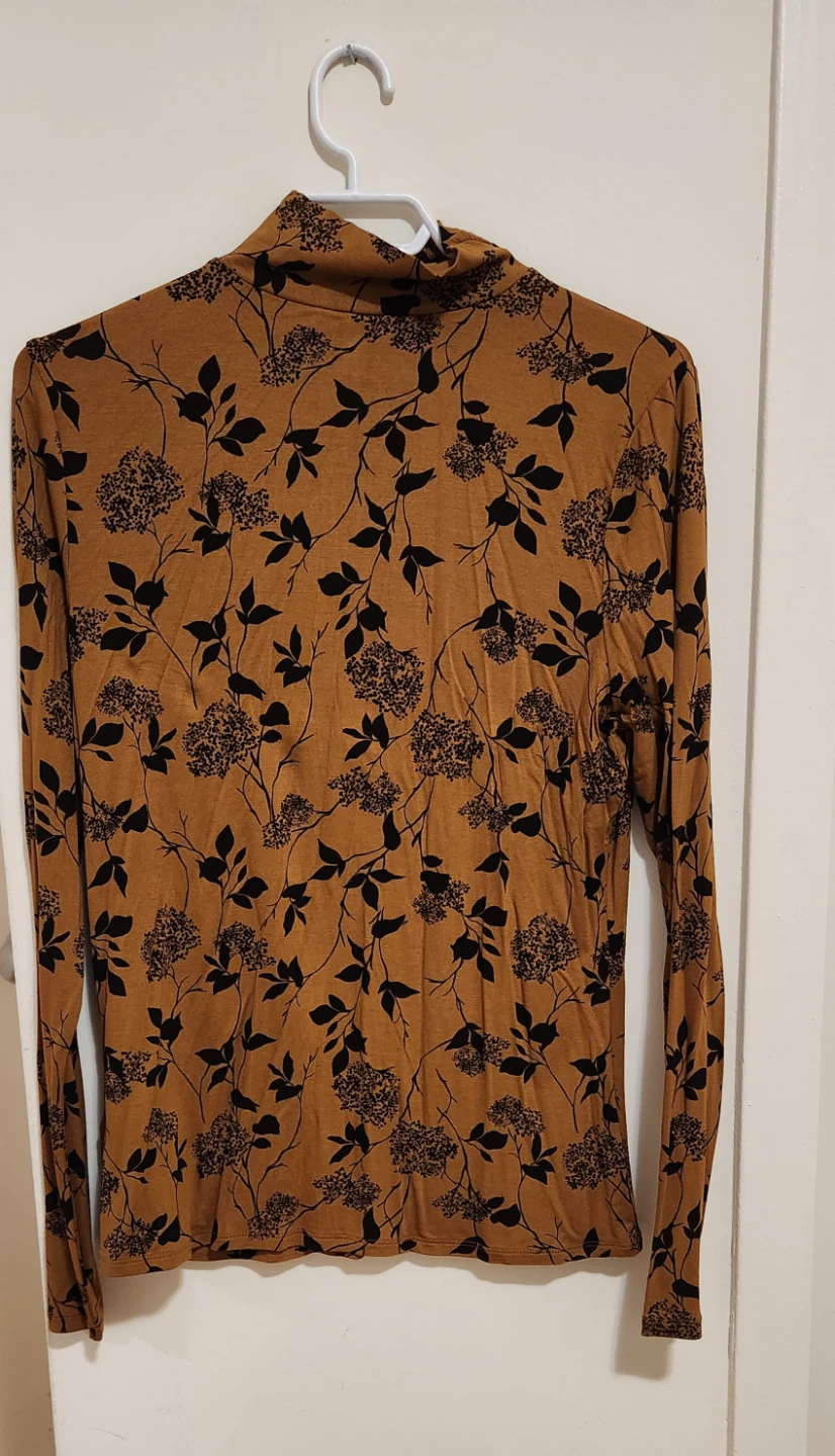 Rw&Co,Brown Floral Mock Neck Long Sleeve Shirt