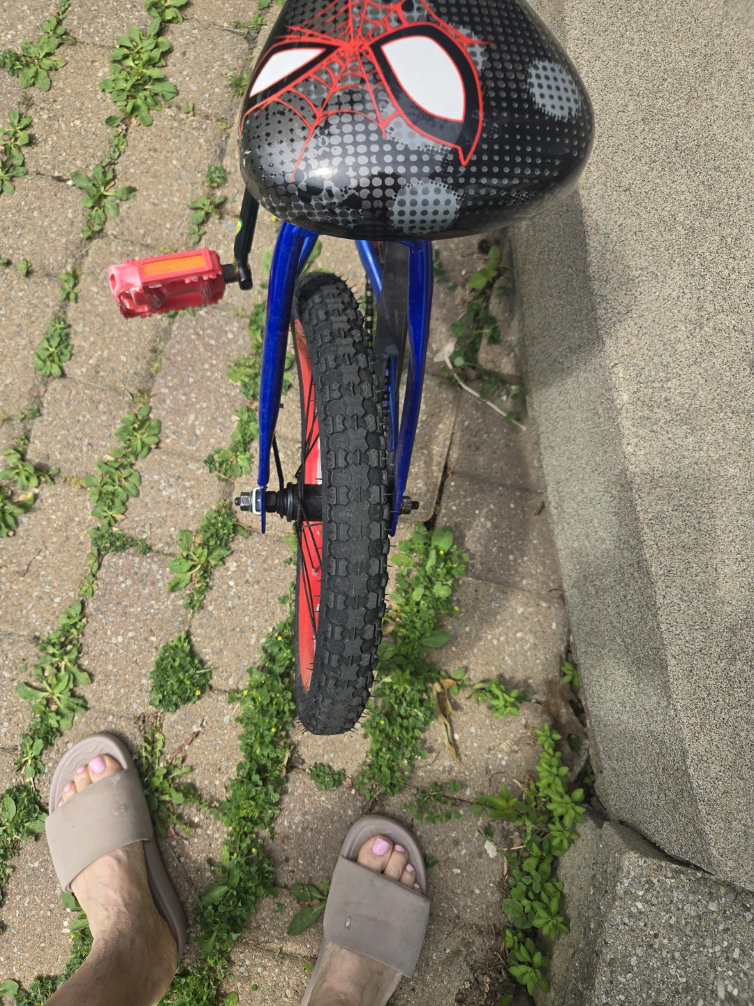 Spider-Man Kids Bike. 16 inch - photo 3