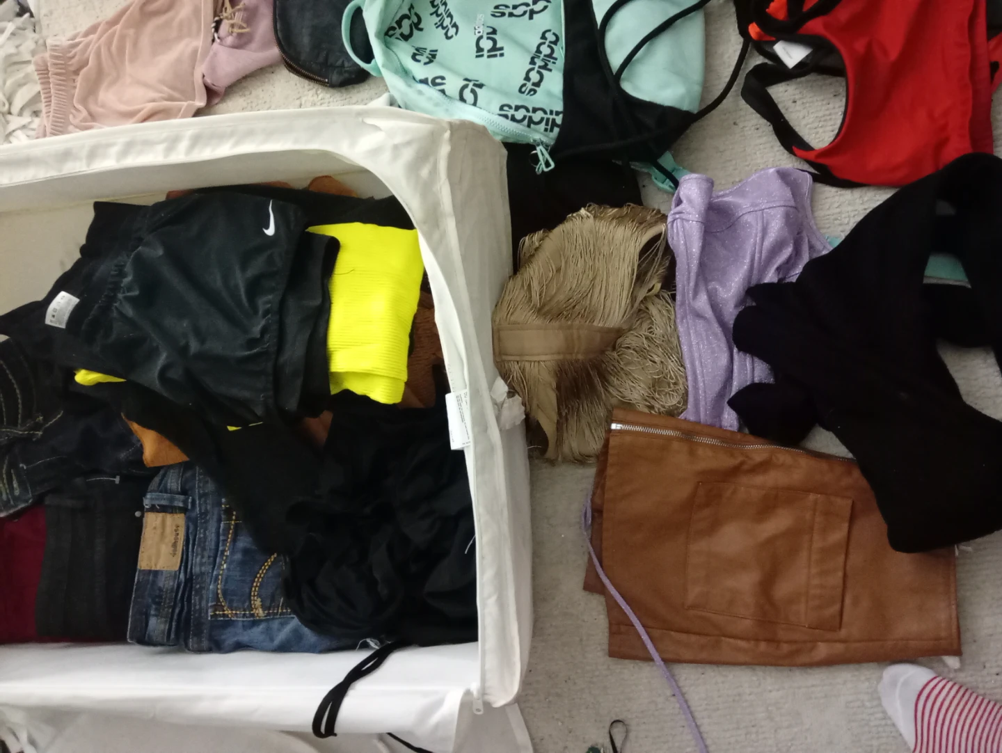 Assorted Women's Activewear and Apparel 90+items