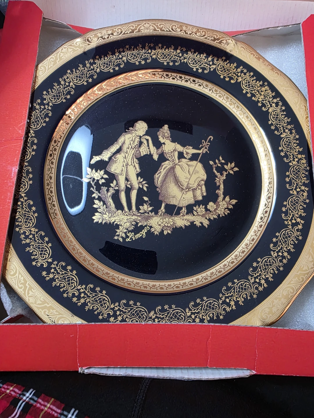 Limoges Round Plate P-205