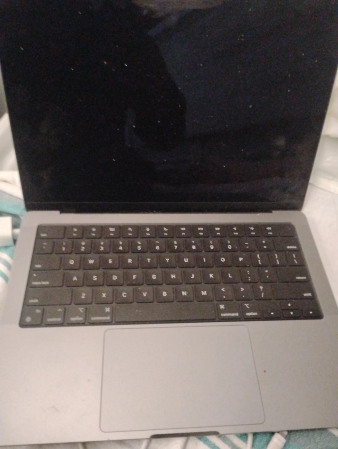 MacBook pro chip  14" (late 2023) - photo 2