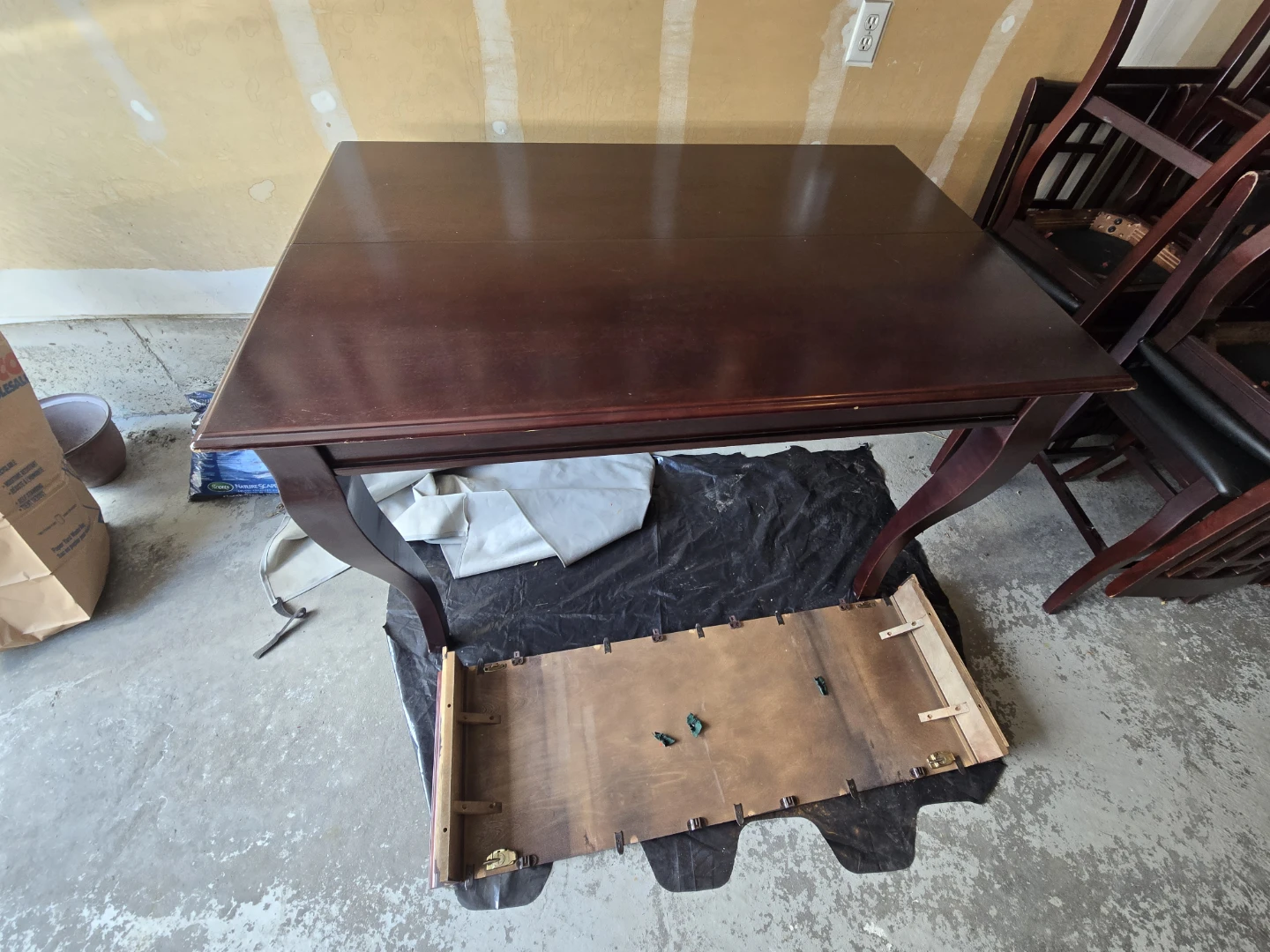 Solid wood dining table and 8 chairs - photo 2