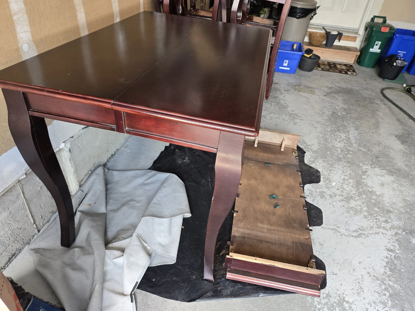 Solid wood dining table and 8 chairs - photo 3