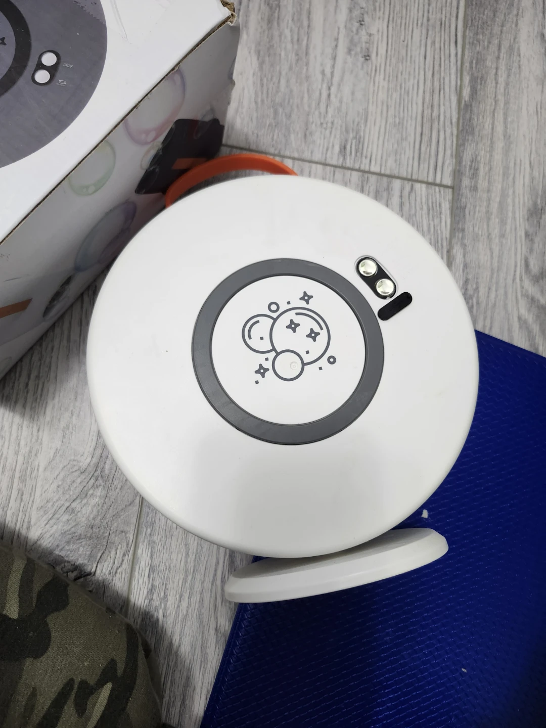 360° Rotating Bubble Machine - photo 2