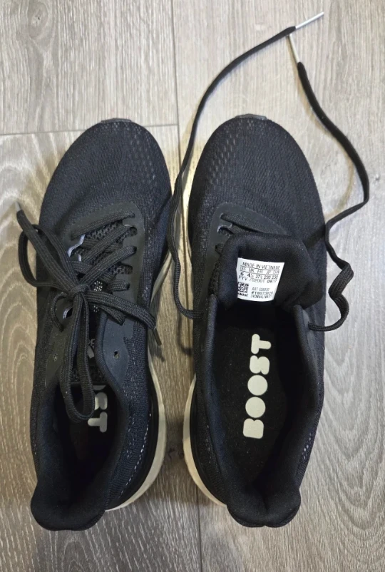 Women'd Adidas Running Shoes size 6