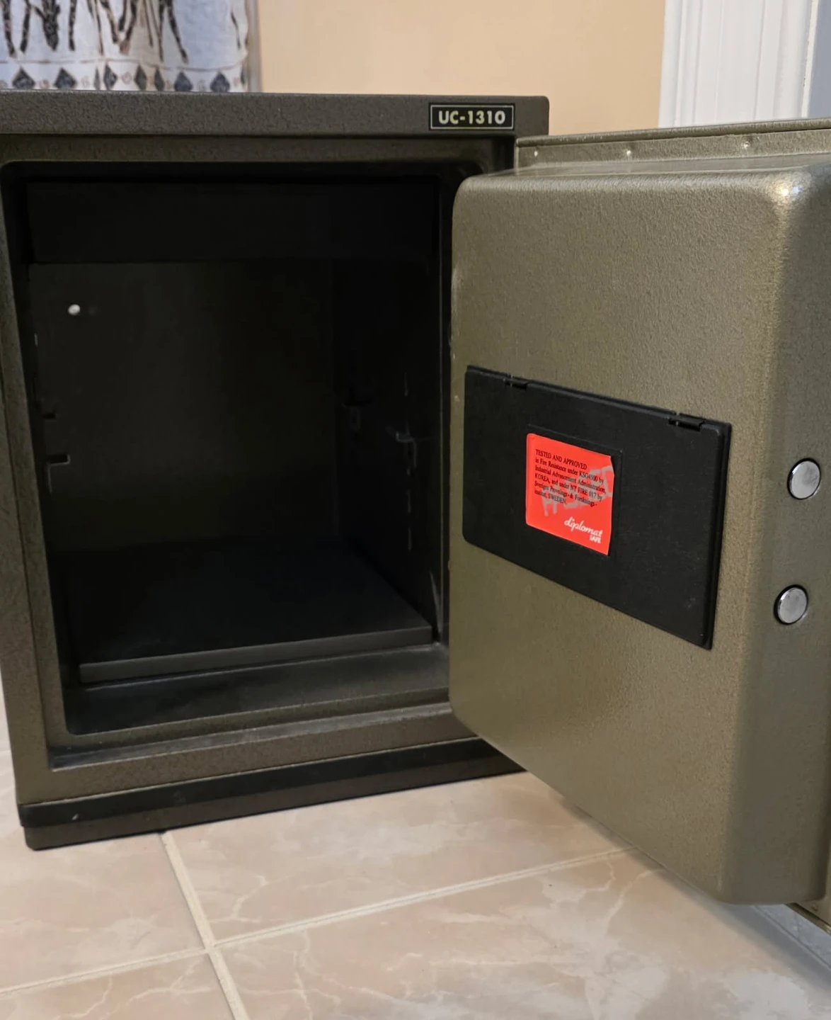 USCAn UC-1310 Safe - photo 2
