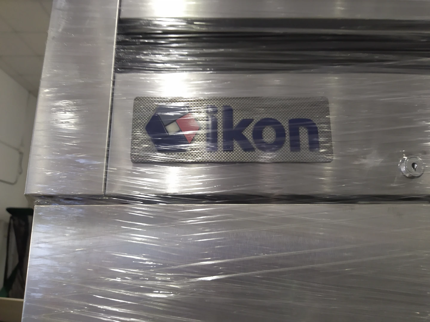 Ikon IB54R Commercial Refrigerator - photo 2