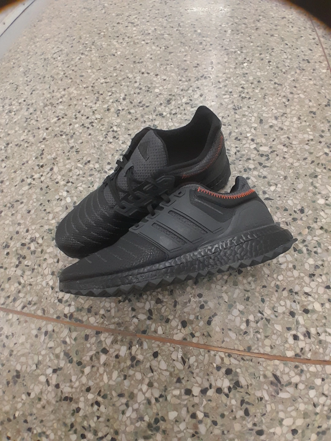 Black Adidas Running Shoes Men's Size  10 - photo 4