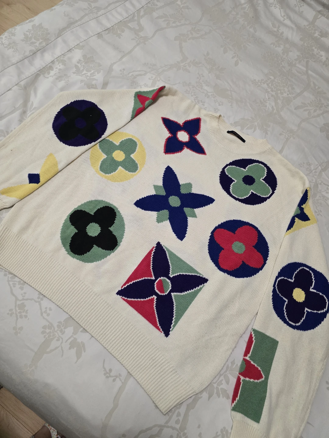Louis Vuitton Sweater - photo 2
