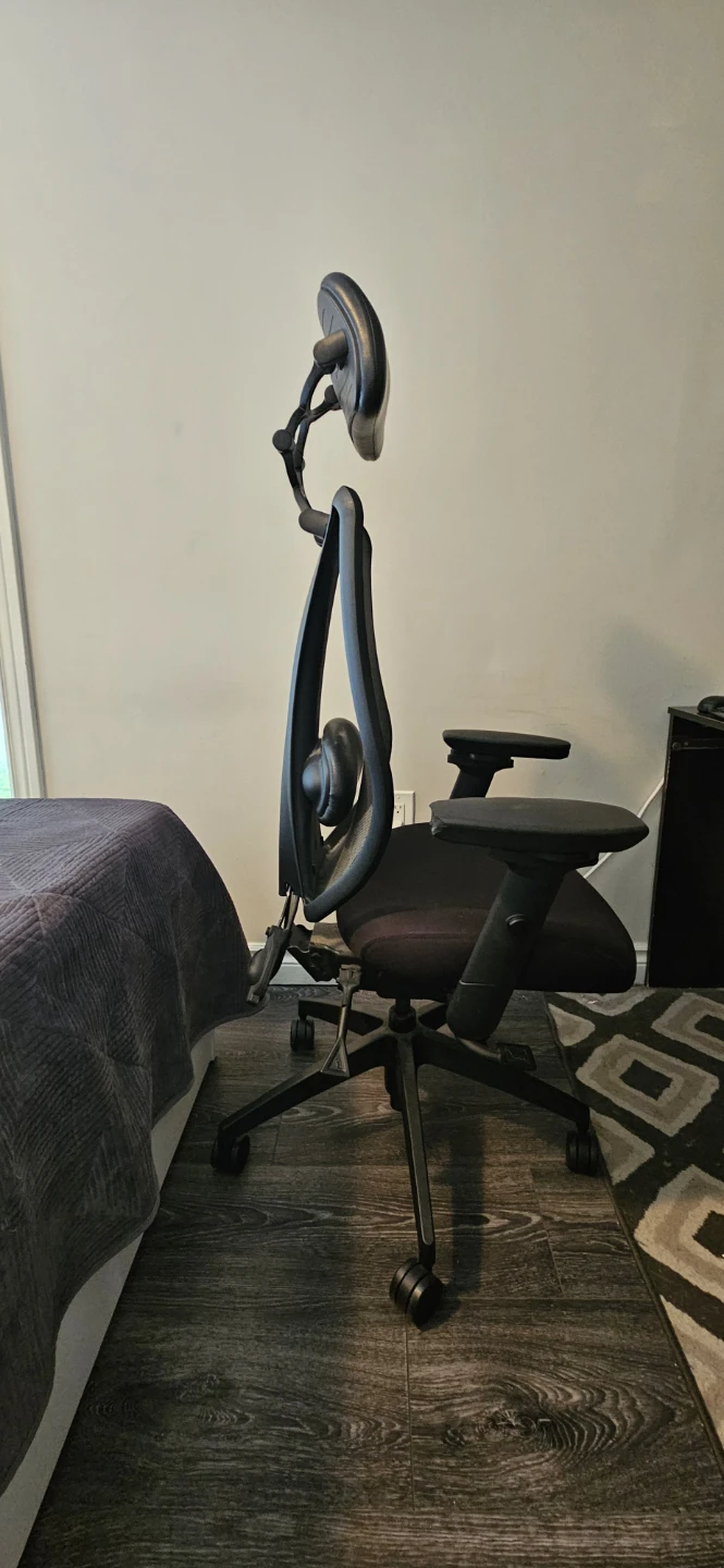 Ergonomic Office Chair with Headrest - photo 2