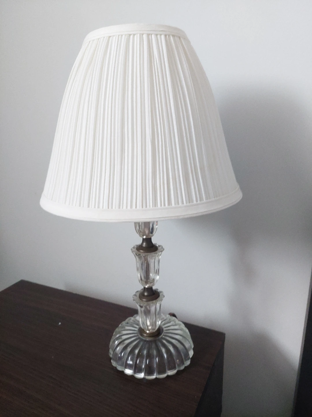 Nightstand & Vintage Lamp - photo 3