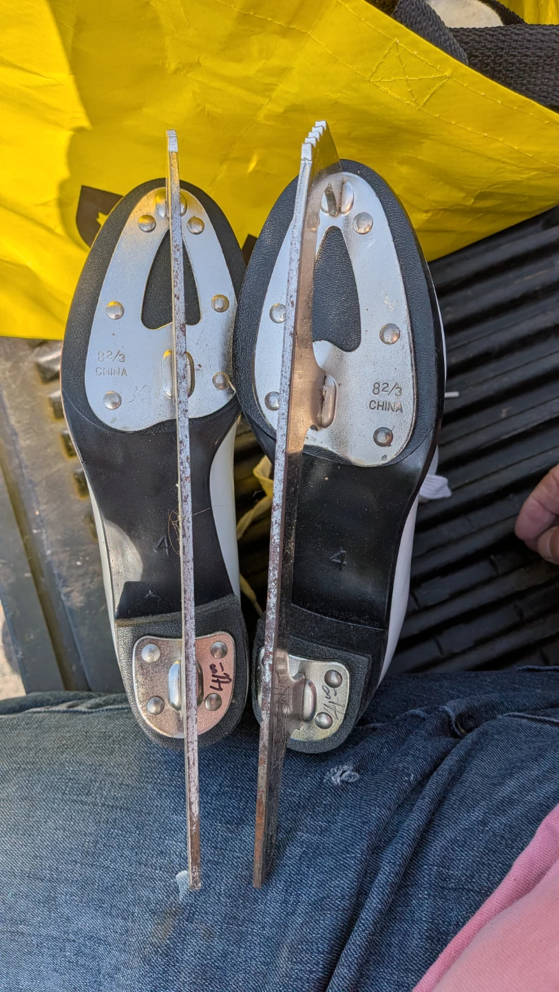 CCM Finesse Figure Skates - photo 2