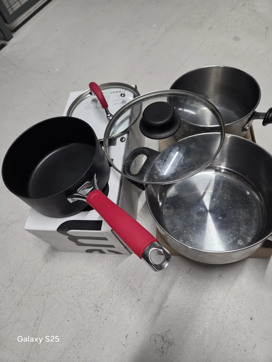 3-Piece Cookware Set with Red Handles - photo 2