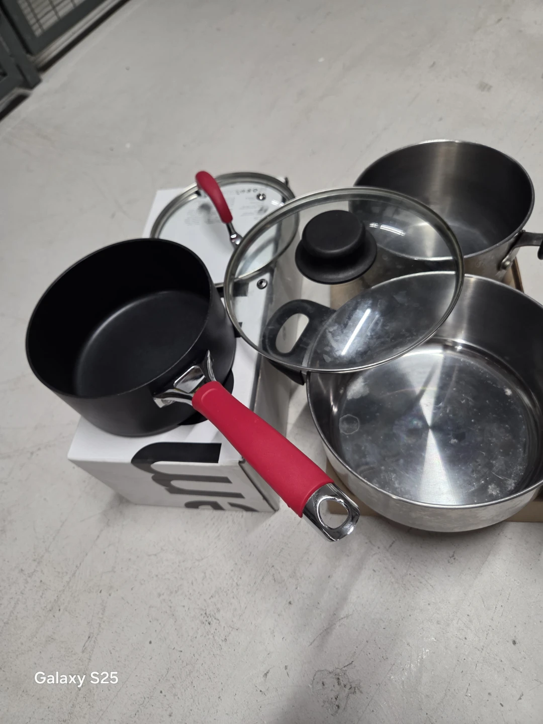 3-Piece Cookware Set with Red Handles - photo 3