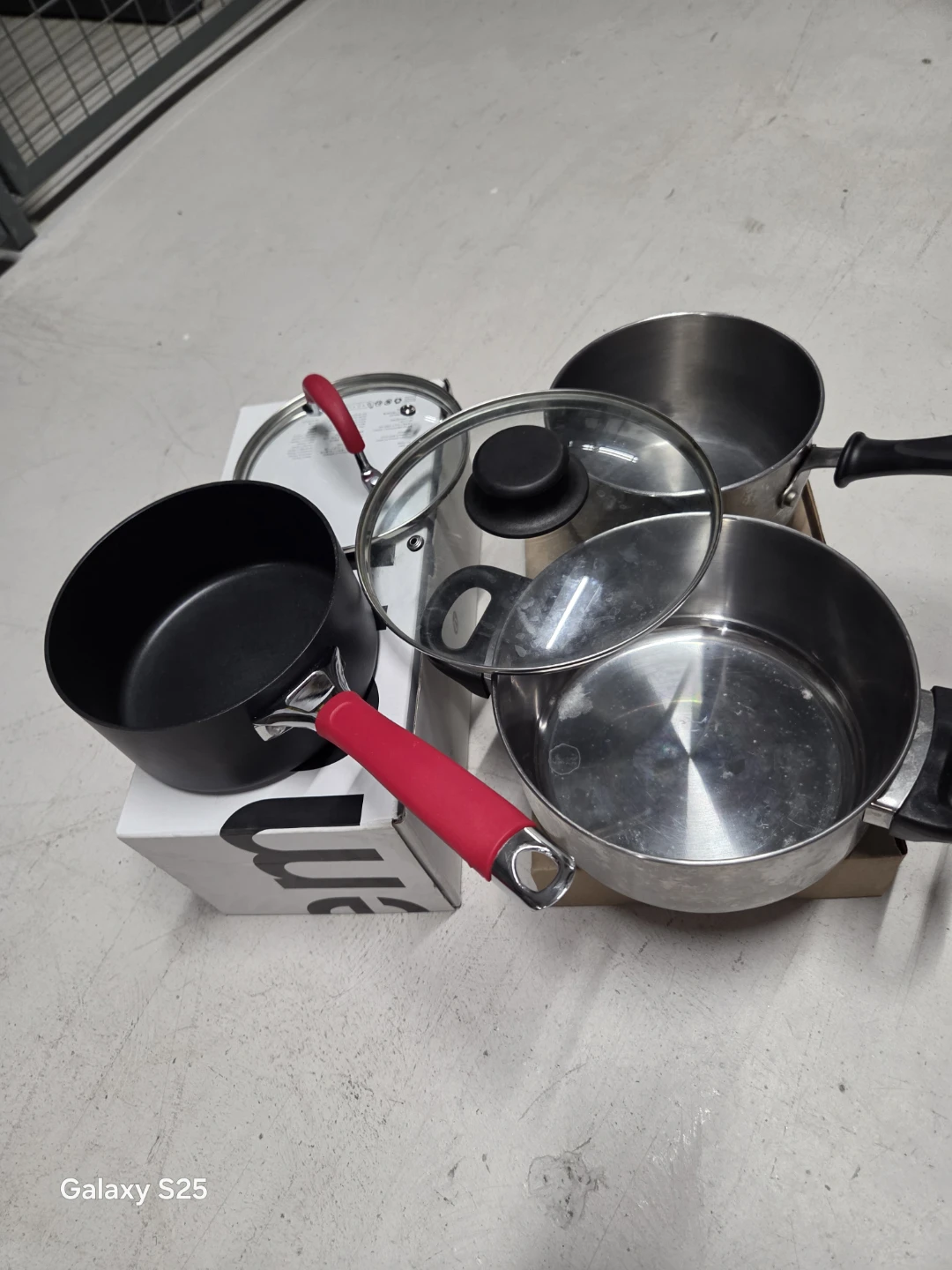3-Piece Cookware Set with Red Handles - photo 4